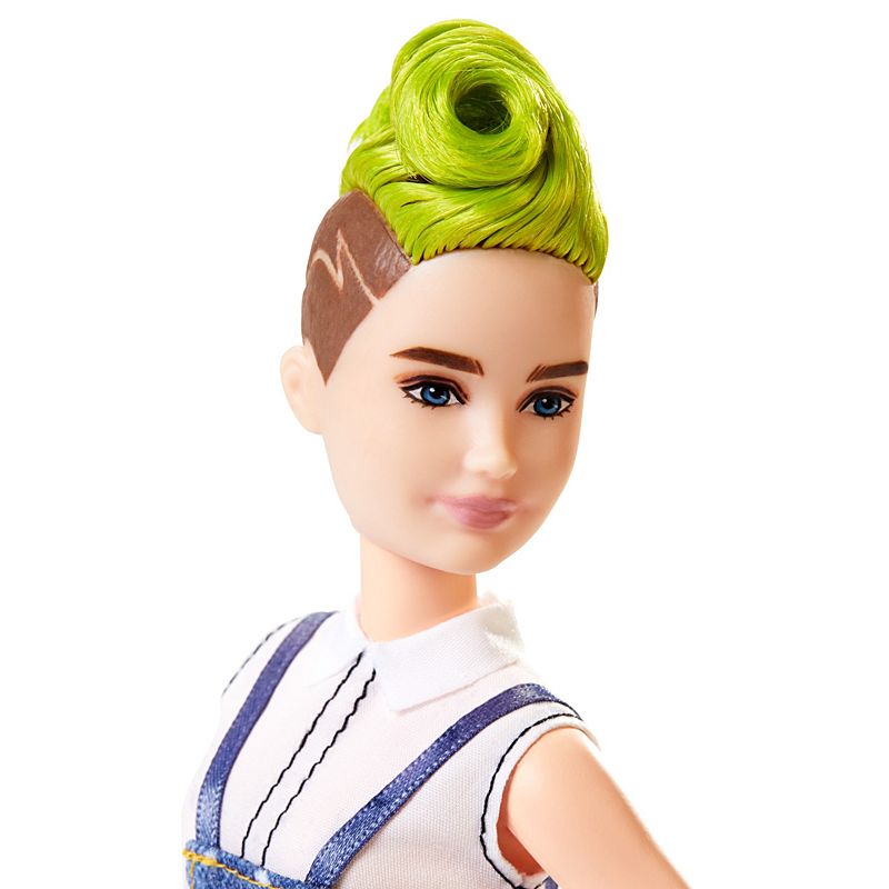 בובת Barbie Fashionistas עם אוברול ג׳ינס