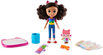 בובת יצירה Gabby’s Dollhouse Deluxe Craft Doll עם Baby Box