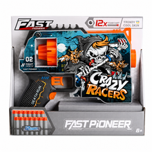 אקדח חצי ספוג FAST PIONEER מבית JOKER בצבעי כתום ושחור, עם תוף 7 יריות ו־12 חצי ספוג, לגילאי 8+.