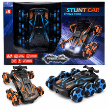 מכונית פעלולים שחור-כחול Tech Stunt Attack מבית JOKER עם 6 גלגלים, שלט 2.4GHz, סיבובי 360 מעלות, דריפטים, אורות וסוללה נטענת.
