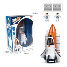 ערכת מעבורת חלל תחנת שיגור לילדים מסדרת Rocket SPACE עם 2 דמויות אסטרונאוט וחלקי תחנה, מתאימה לגיל 3 ומעלה.