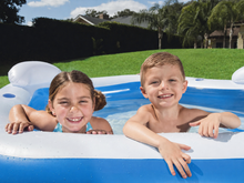 בריכה מתנפחת משפחתית Bestway Backyard Oasis בגודל 213×206×69 ס״מ