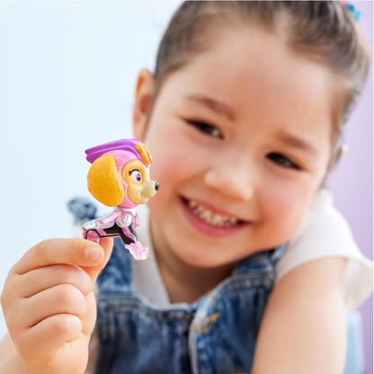 דמות סקיי עם רכב חילוץ מהסרט עם אורות וצלילים - מפרץ ההרפתקאות